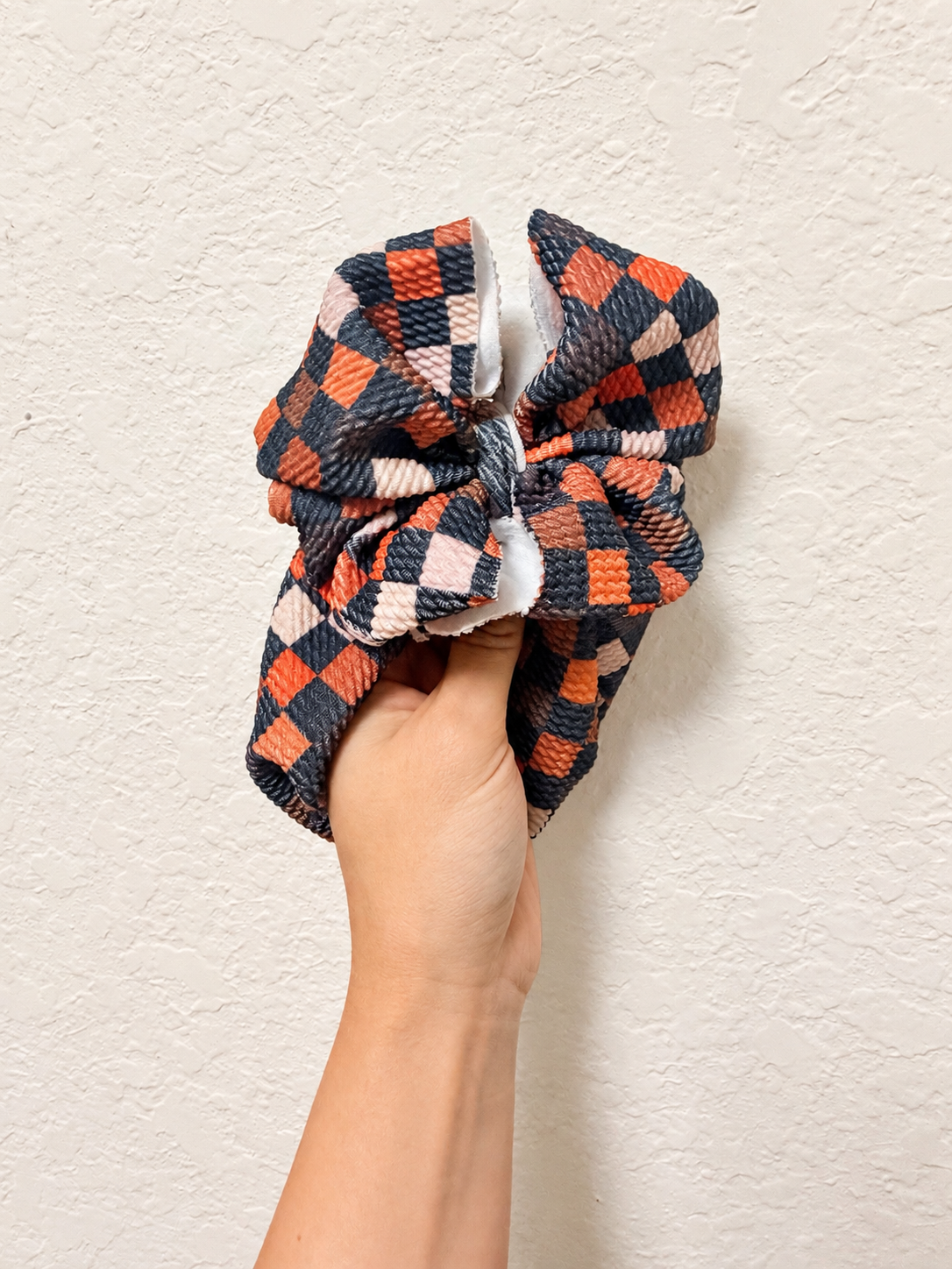 Fall checkered bow